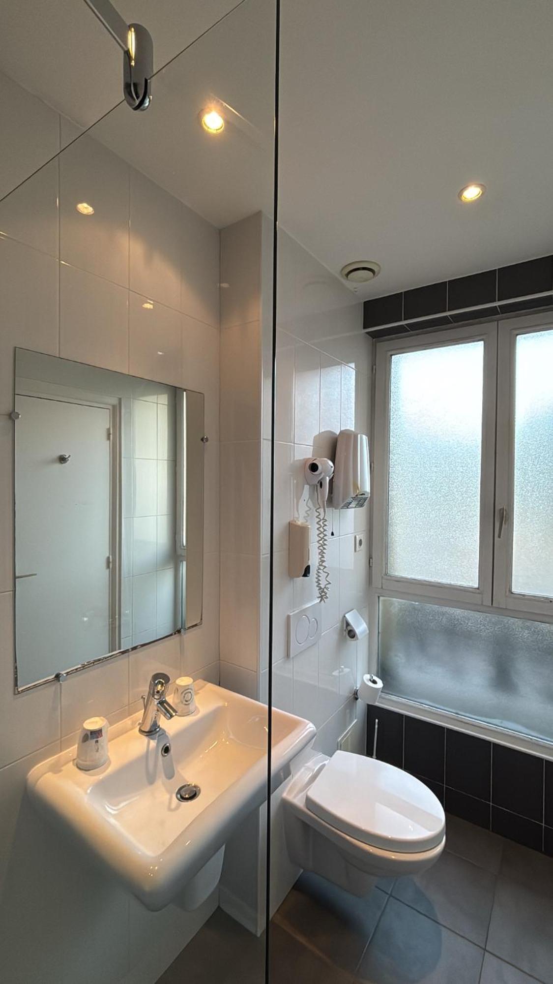 Richmond Gare Du Nord Hotel 2*